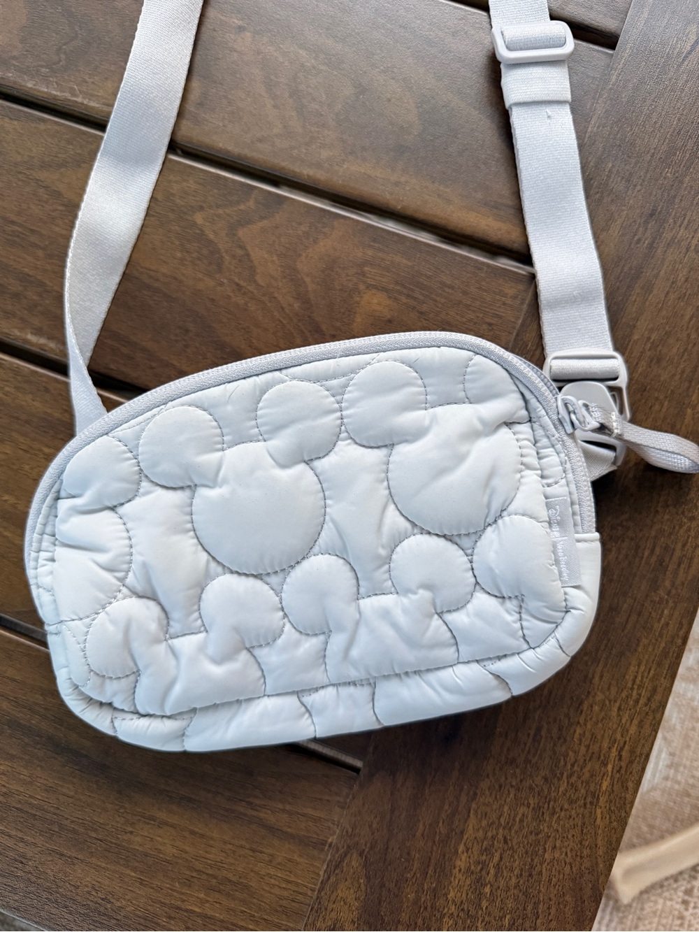 Disney x Vera Bradley Quilted Mickey Mouse Mini Belt Bag Crossbody Silver - Picture 3 of 6